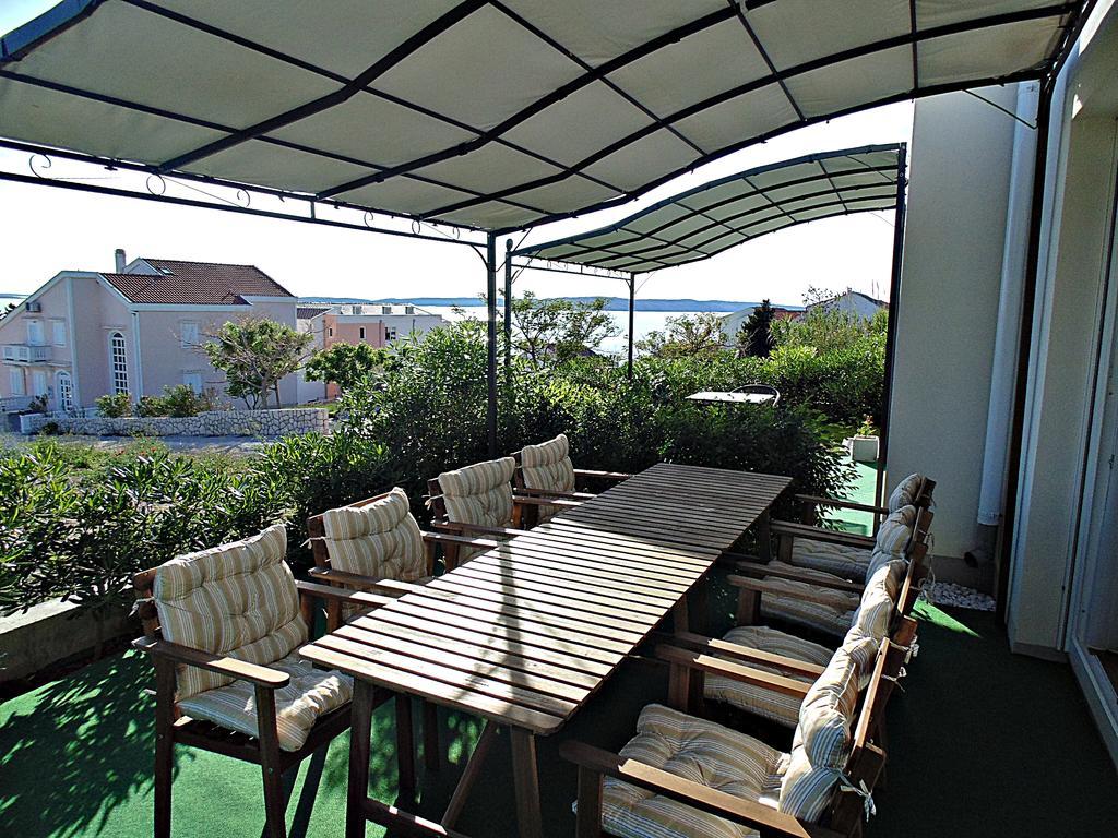 House Natali 70M From The Beach - Free Ev Top Up 르티나 외부 사진