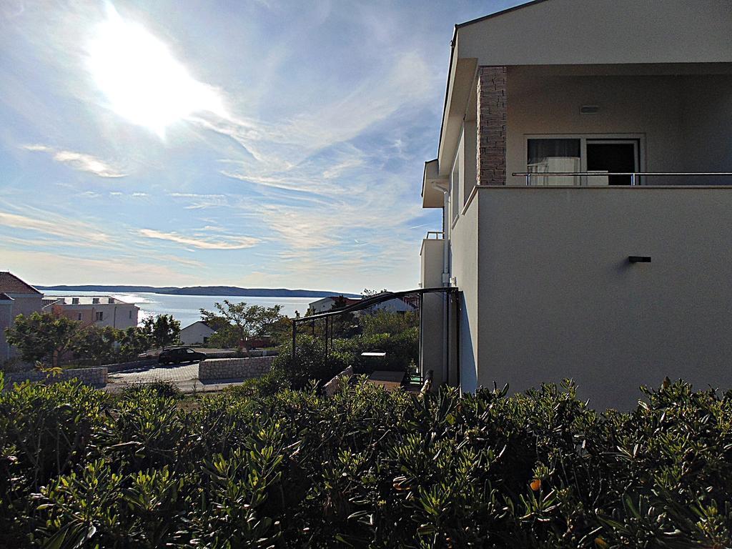 House Natali 70M From The Beach - Free Ev Top Up 르티나 외부 사진