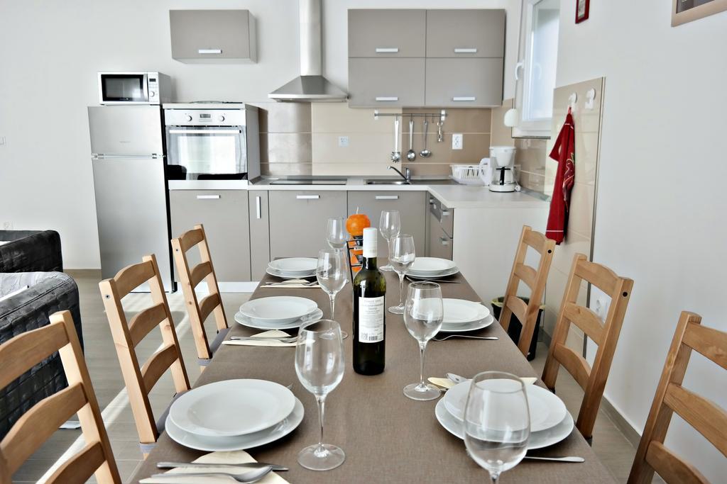 르티나 House Natali 70M From The Beach - Free Ev Top Up 빌라 외부 사진