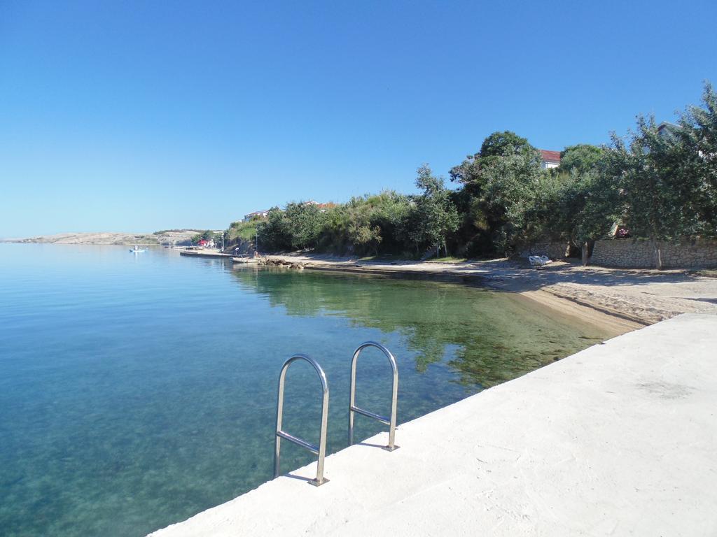 House Natali 70M From The Beach - Free Ev Top Up 르티나 외부 사진